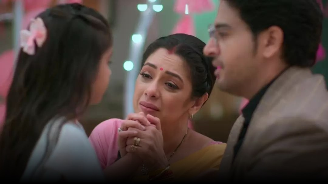 Anupama-Choti-Anu-bids-goodbye-Anuj-Anupamaa-devastated